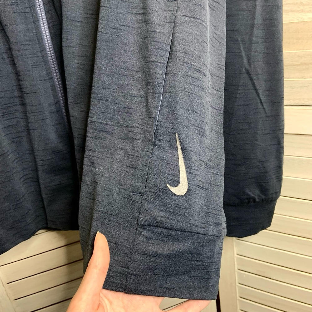 Nike Yoga Men’s Navy Blue Lightweight Zip Up Jacket Medium New - Picture 8 of 12